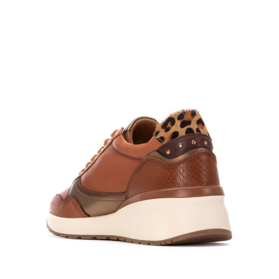 Carmela_ Deportivo piel camel con cremallera - Imagen 3