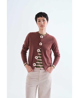 Compañía Fantástica_  Cardigan marrón botones flores - Imagen 1