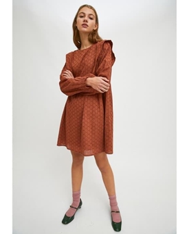 Compañía Fantástica_ Vestido babydoll corto troquelado marrón - Imagen 1