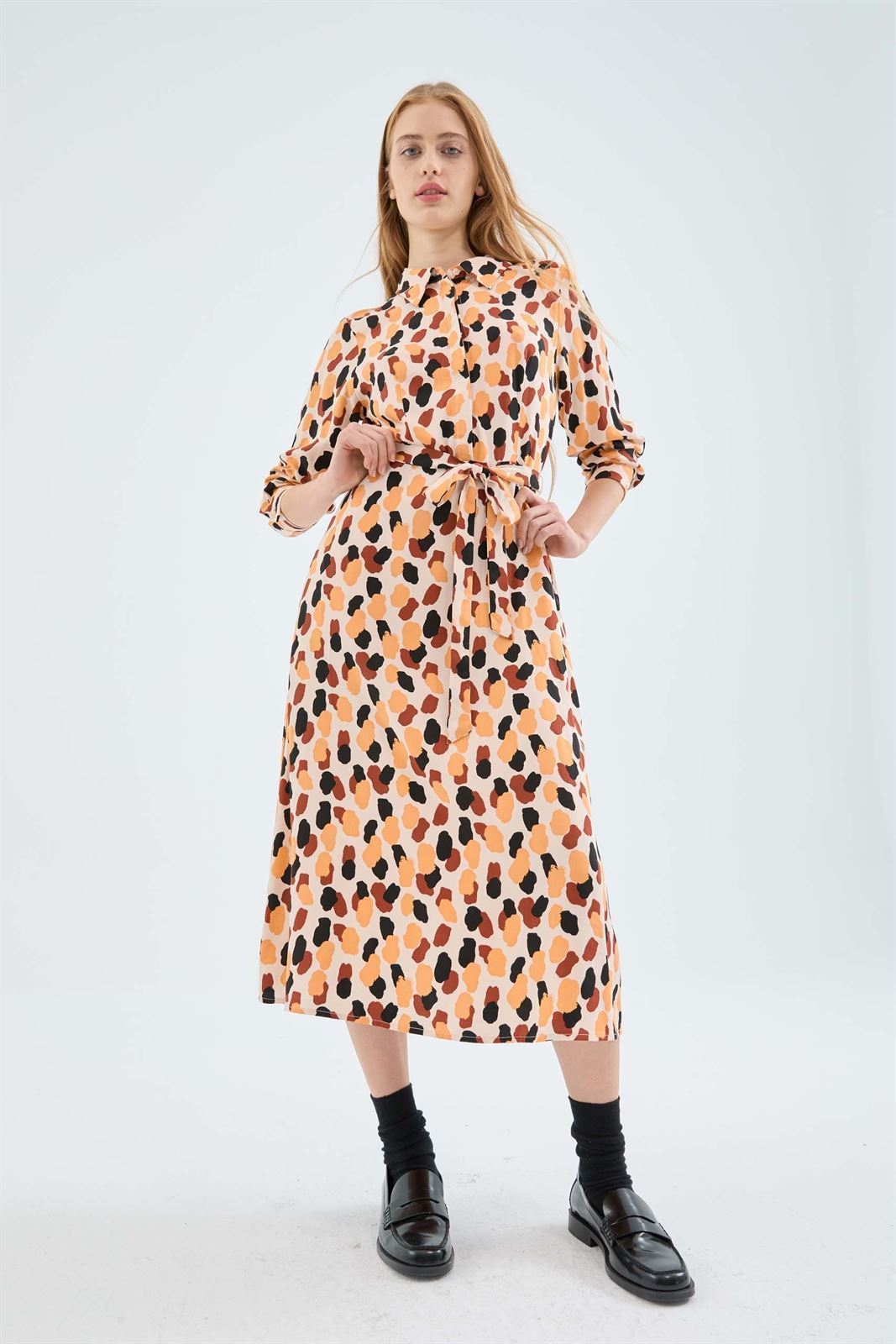 Compañía Fantástica_ Vestido midi estampado lunares - Imagen 4