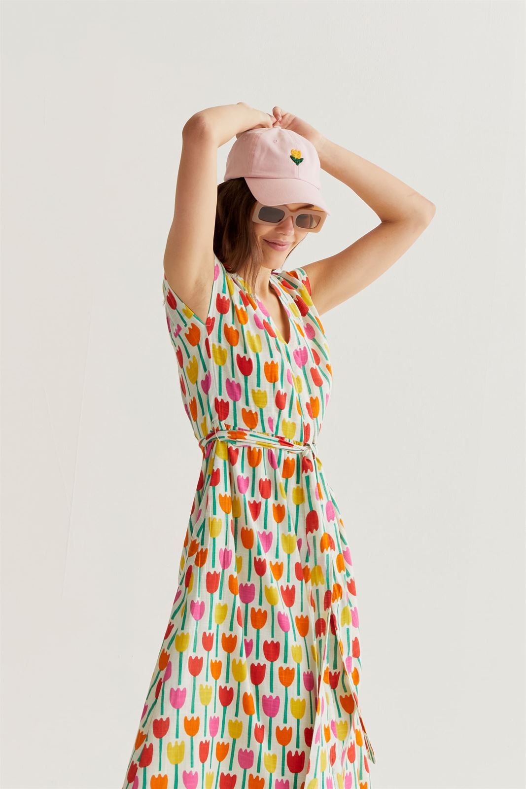 Compañía Fantástica_ Vestido midi estampado tulipanes - Imagen 4