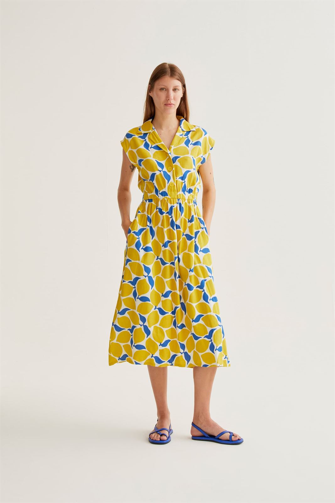Compañía Fantástica_ Vestido midi estampado - Imagen 1