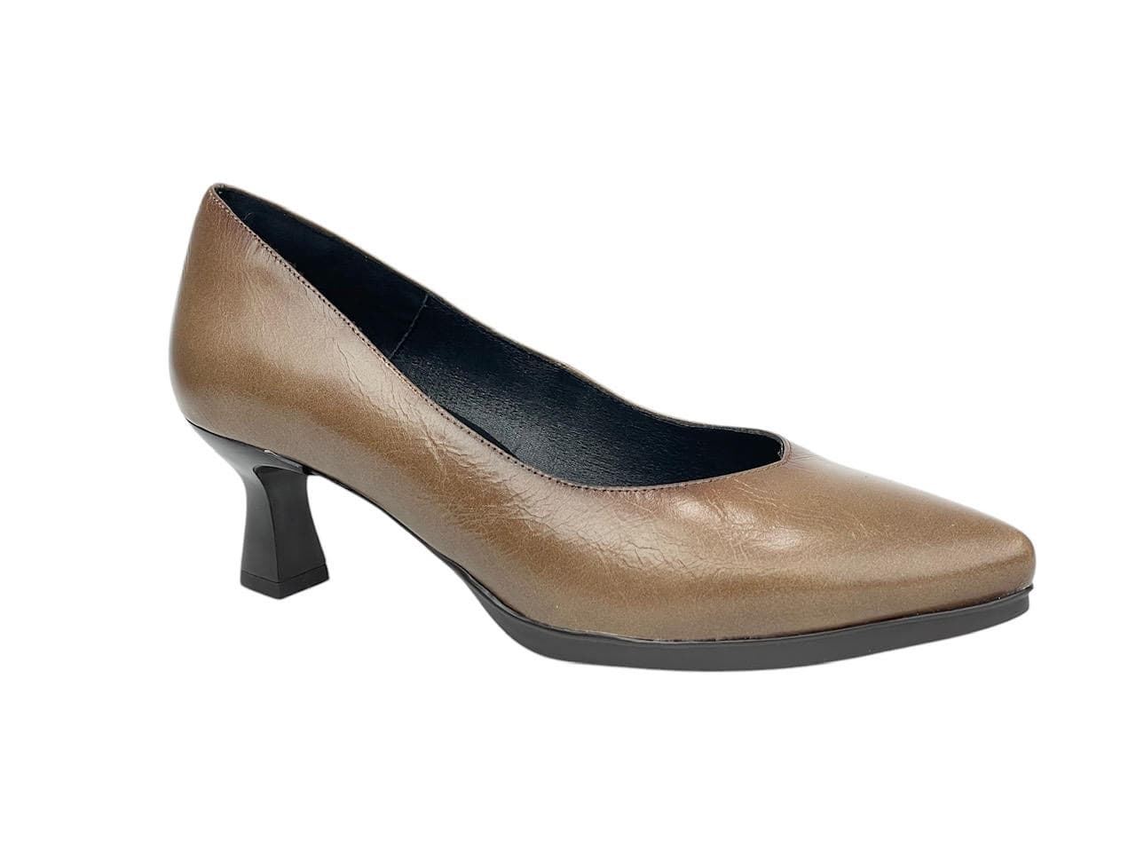 Desireé_ Zapato corte salón taupe - Imagen 1