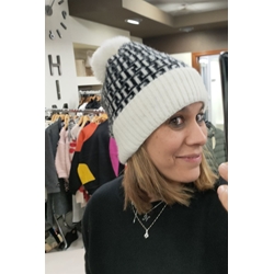 Gorro pompom en blanco y negro - Imagen 1