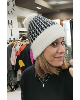 Gorro pompom en blanco y negro - Imagen 1