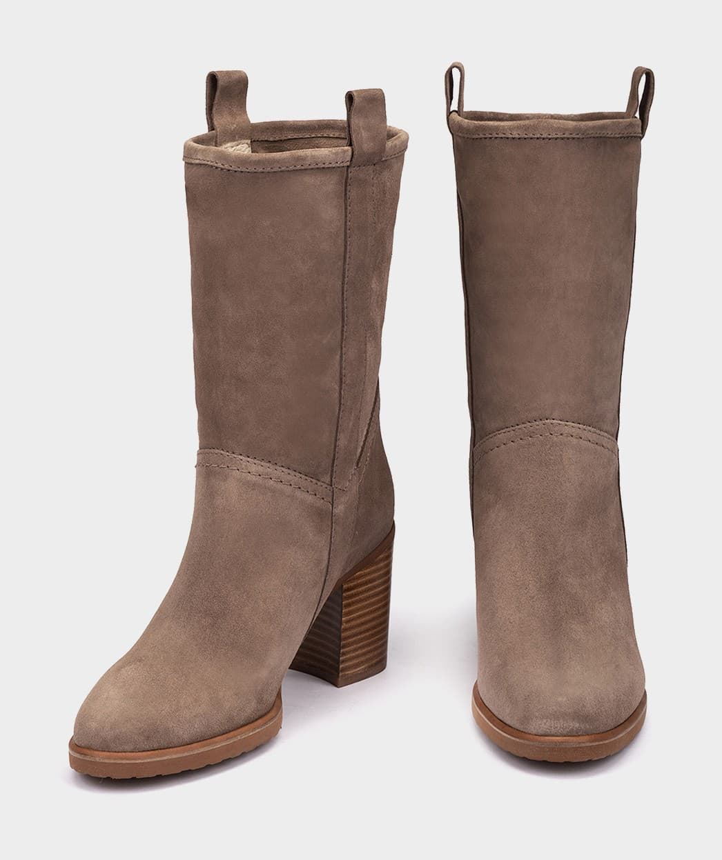 Pedro Miralles_ Bota de media caña en serraje BOTA