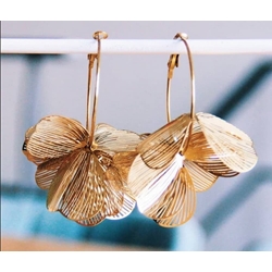 Pendientes elegantes con hojas florales delicadas - Imagen 1