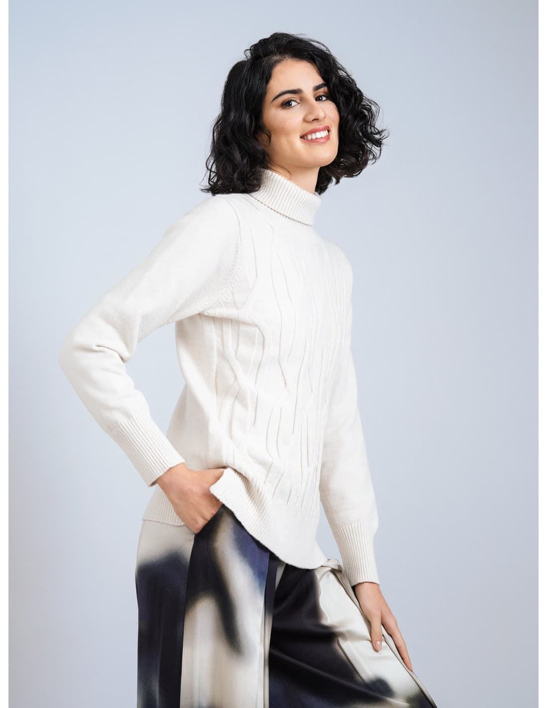 Scorzzo_ Jersey cuello vuelto beige - Imagen 2