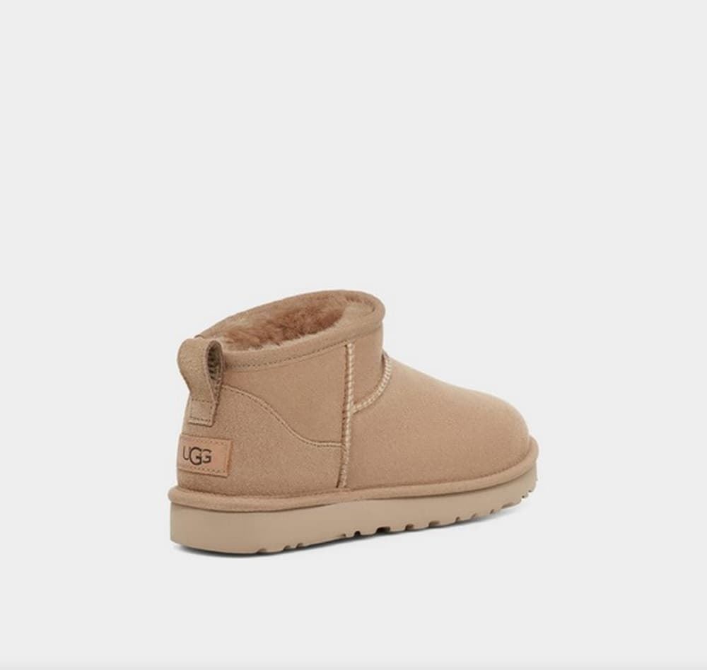 UGG_ Bota W Classic Ultra Mini sand - Imagen 4